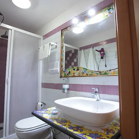 Aurora 4* سانتو ستيفانو دي كاماسترا