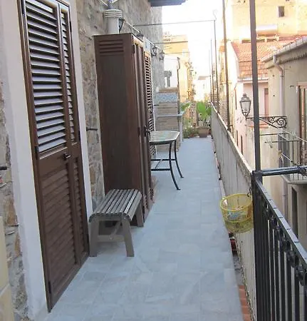 Aurora Couette-café Santo Stefano di Camastra